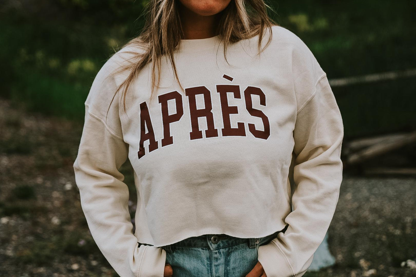 Aprés Cropped Crewneck Sweatshirt